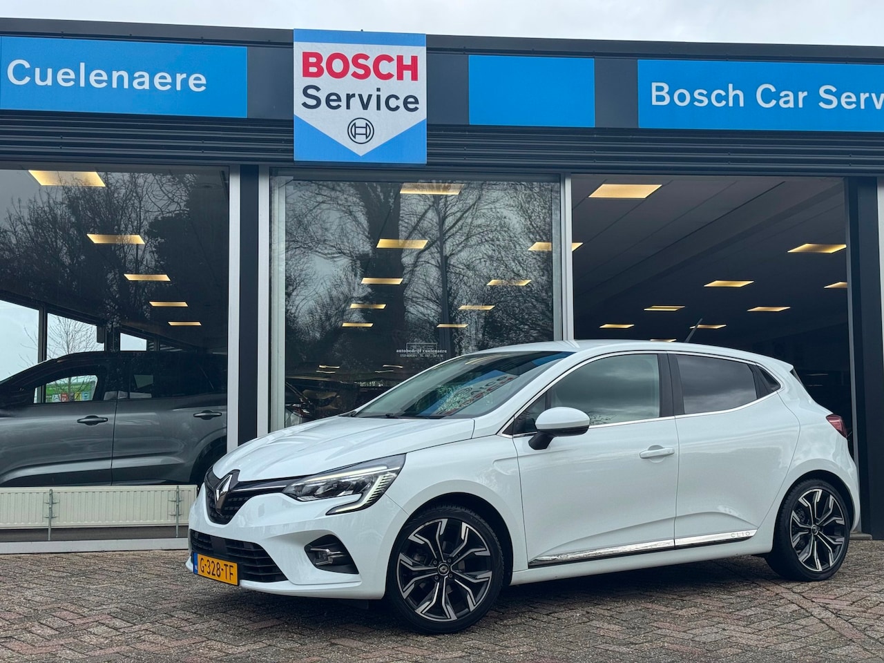Renault Clio - 1.0 TCe Intens / Apple Carplay / Lm velgen / Lage km stand - AutoWereld.nl