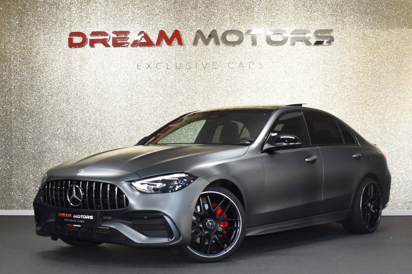 Mercedes-Benz C-klasse - 300 e AMG 313pk | C63 AMG | MATGRIJS | MEMORY | TREKHAAK - AutoWereld.nl