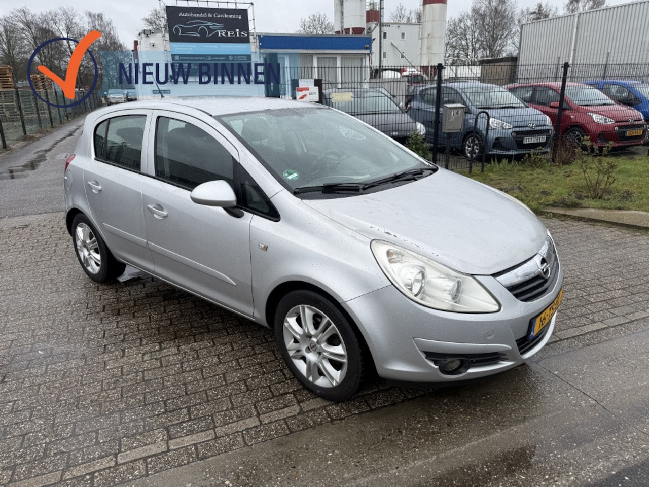 Opel Corsa - 1.2-16V Enjoy 1.2-16V Enjoy - AutoWereld.nl