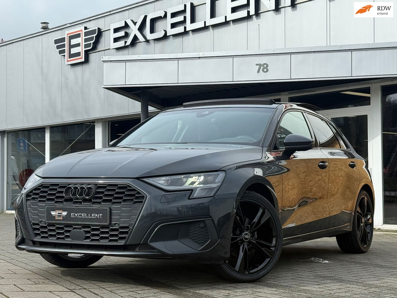 Audi A3 Sportback - 30 TFSI S Tronic Business Edition | Pano | Navi - AutoWereld.nl