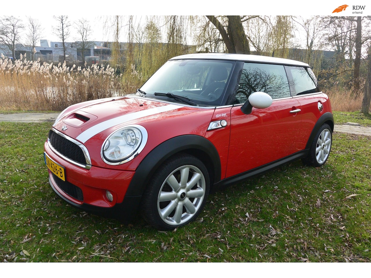 MINI Cooper - Mini 1.6 S-airco ecc-nieuwe apk-6bak - AutoWereld.nl