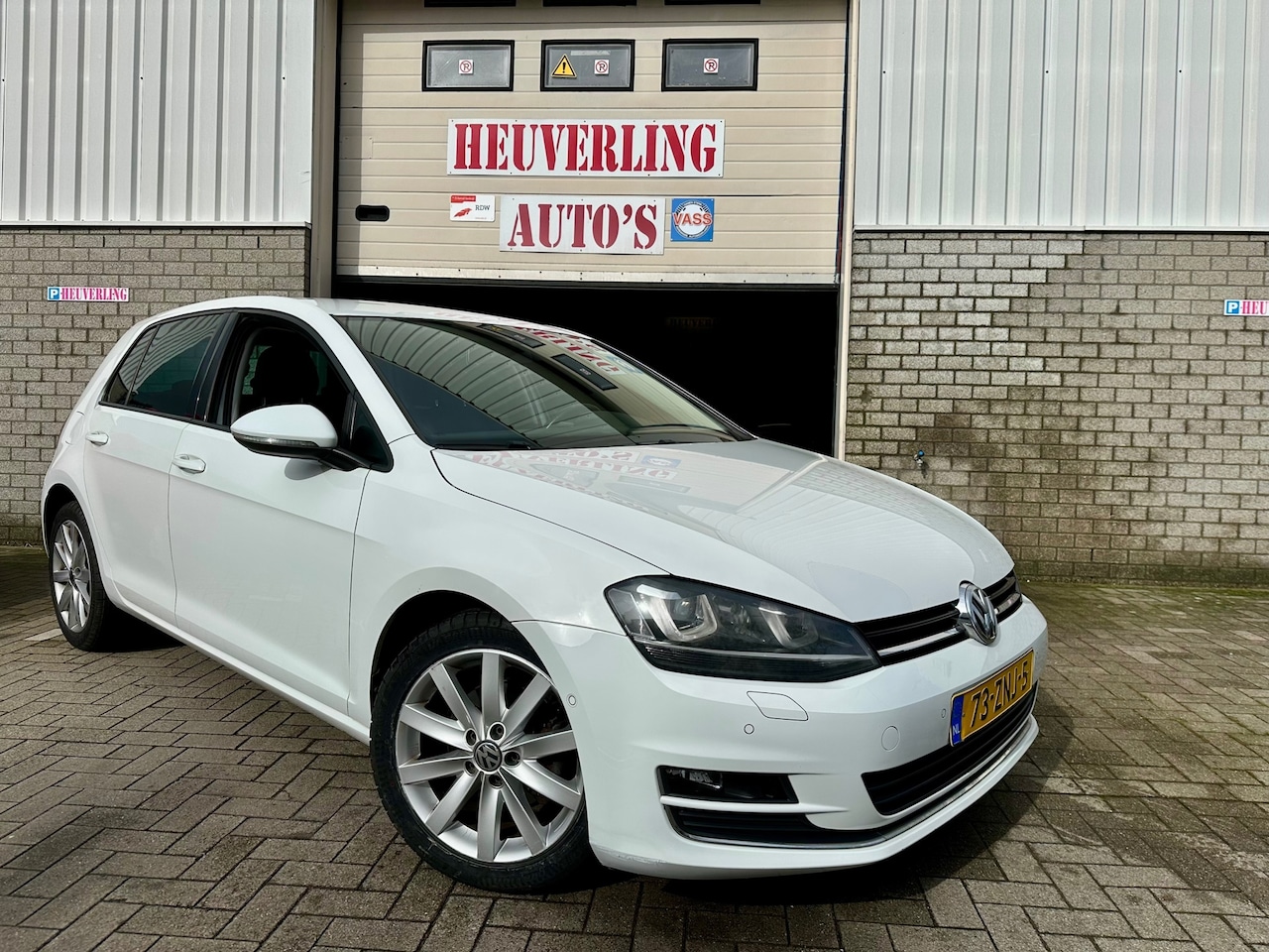 Volkswagen Golf - 1.2 TSI Trendline | Airco | Cruise | Navi - AutoWereld.nl