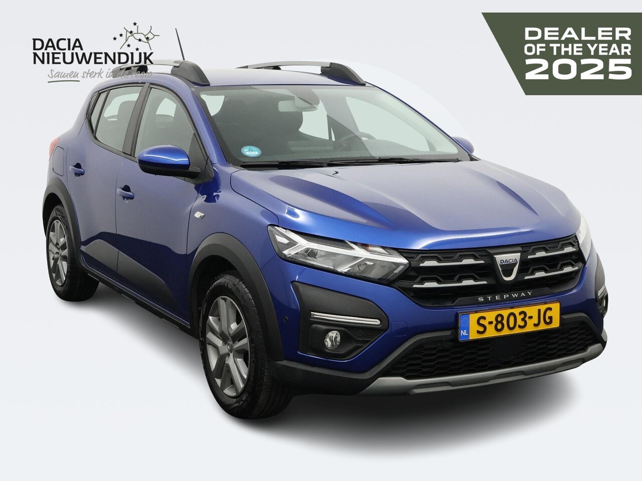 Dacia Sandero Stepway - 1.0 TCe 90 Comfort PARKEERSENSOREN + CAMERA / NAVIGATIE / DODEHOEK DETECTIE / - AutoWereld.nl