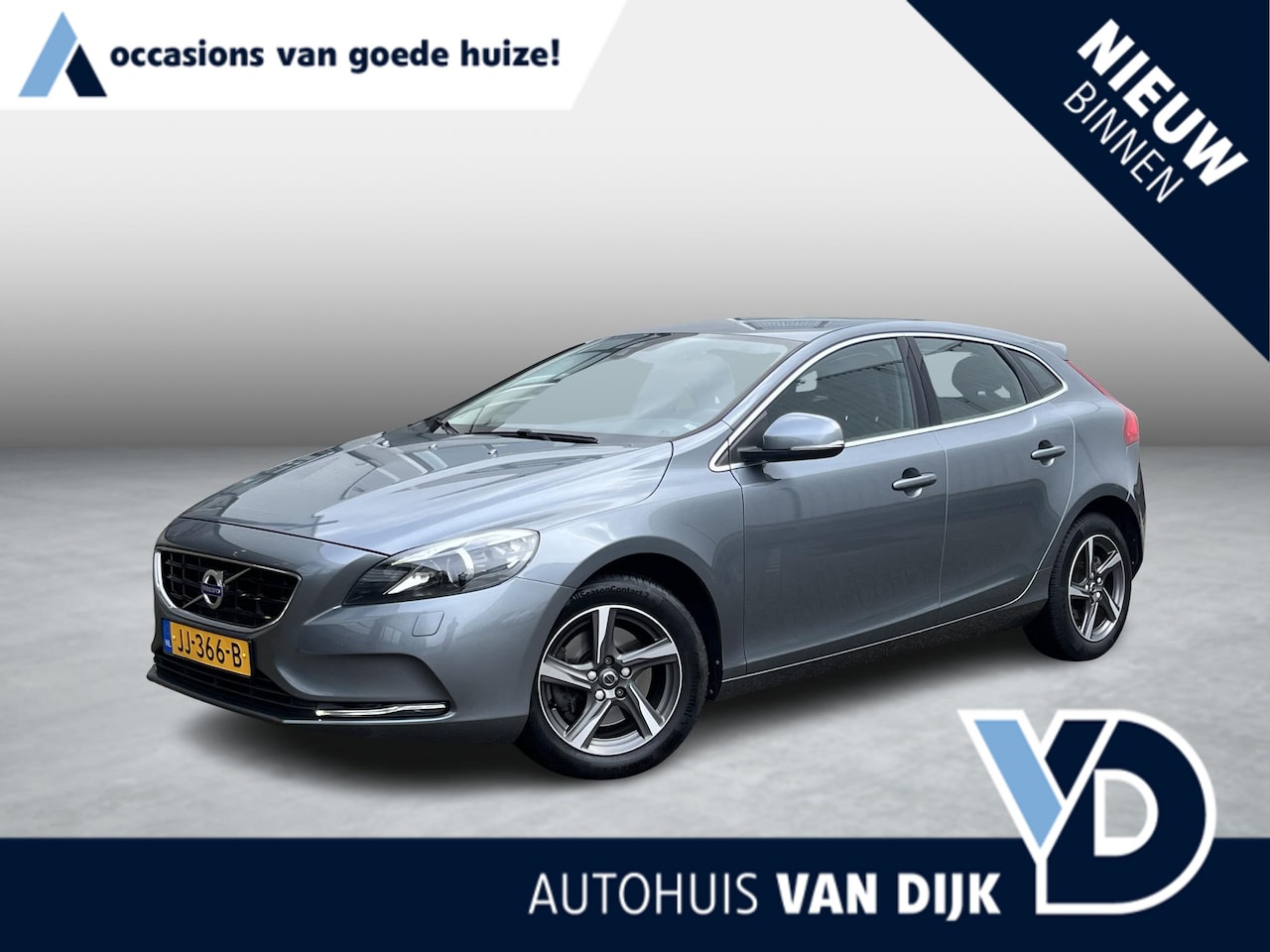 Volvo V40 - 2.0 T3 Momentum | NL Auto/1e Eig./Voll.Historie/Navi/Clima/Cruise/PDC/Xenon/Bluetooth/16" - AutoWereld.nl