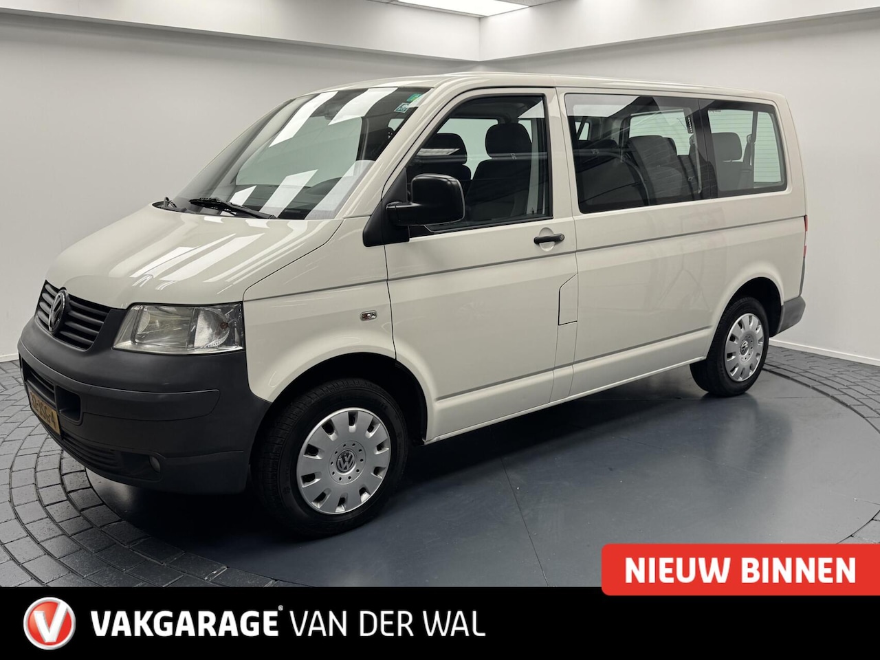 Volkswagen Transporter Kombi - 1.9 TDI 9PERS-Airco-Cr.contr-Elek.ramen-Elek.spiegels - AutoWereld.nl