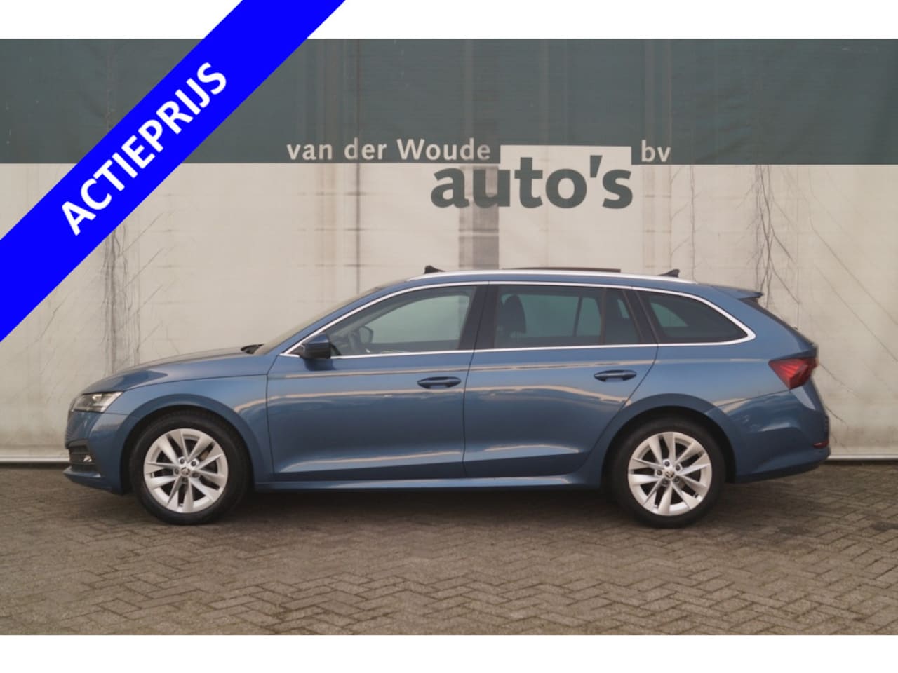 Skoda Octavia Combi - 1.0 TSI 110pk DSG Business Edition Plus -PANO- - AutoWereld.nl