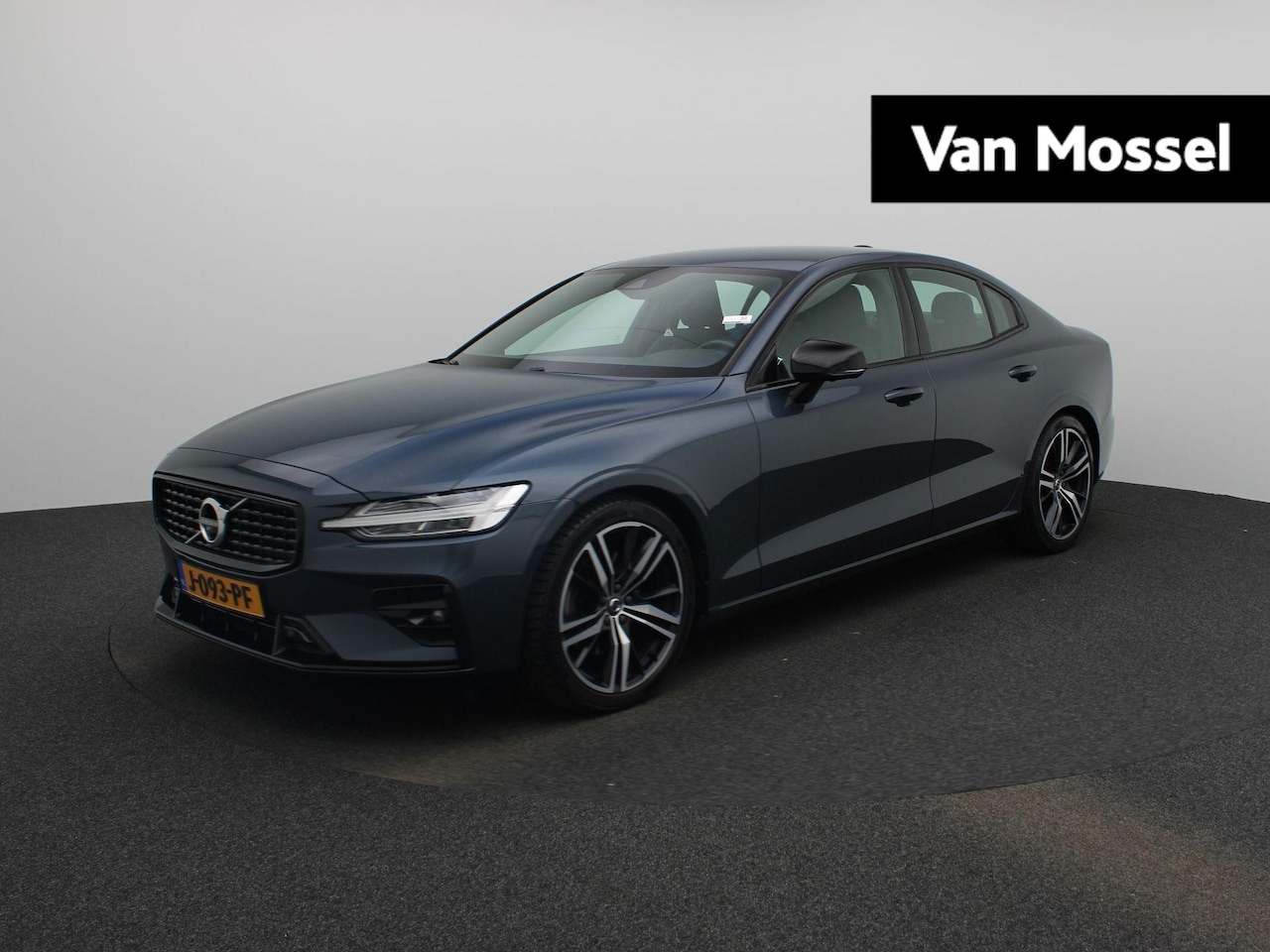 Volvo S60 - 2.0 B4 R-Design | 360 camera | Adaptieve Cruise Control | Climate Control | Apple Carplay - AutoWereld.nl