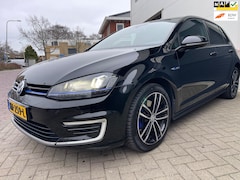 Volkswagen Golf - 1.4 TSI GTE/Goed-onderhouden/Navi/Sfeer verlichting/Cruise-c/Climate-c/Led/Pdc
