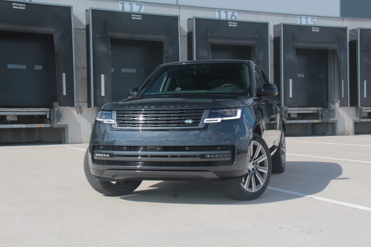 Land Rover Range Rover - 3.0 P550e Autobiography PHEV - AutoWereld.nl