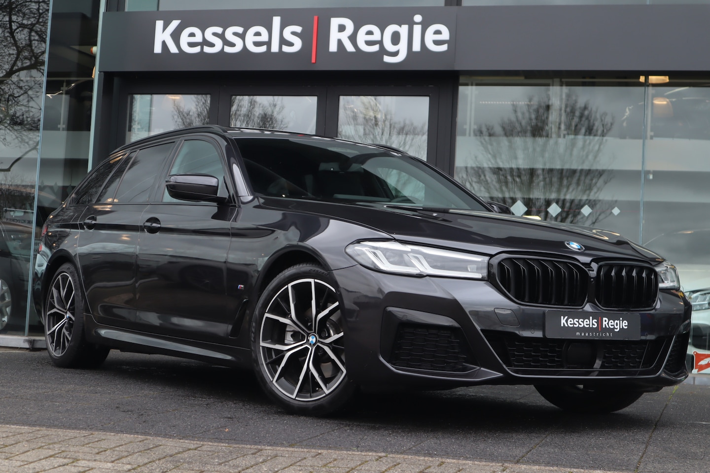 BMW 5-serie Touring - 520i M-Sport Pano Memory ACC Keyless Camera HiFi Comfortstoelen 19” Stuurverwarming - AutoWereld.nl