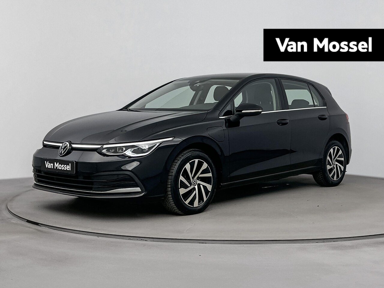 Volkswagen Golf - 1.4 eHybrid Style PHEV 204PK | COMFORTSTOELEN | NAVIGATIE | CAMERA | CARPLAY | STOELVERWAR - AutoWereld.nl