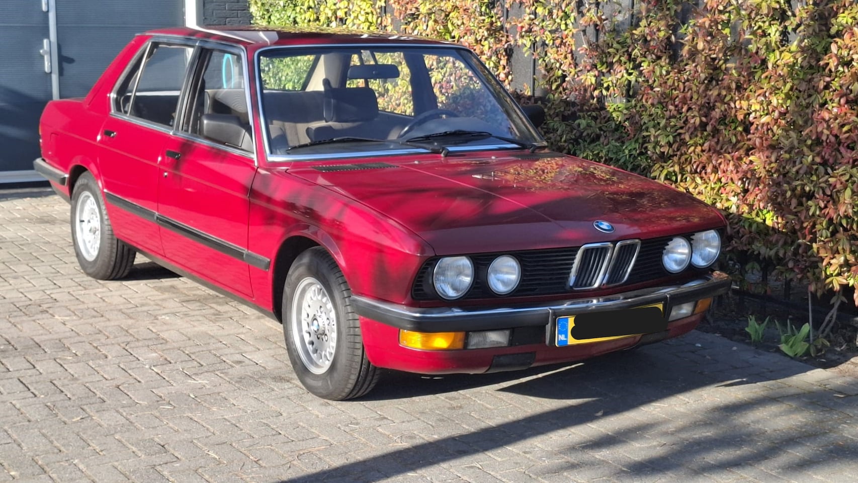 BMW 5-serie - 518i Net oldtimer geworden! - AutoWereld.nl