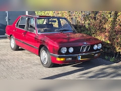 BMW 5-serie - 518i Net oldtimer geworden!