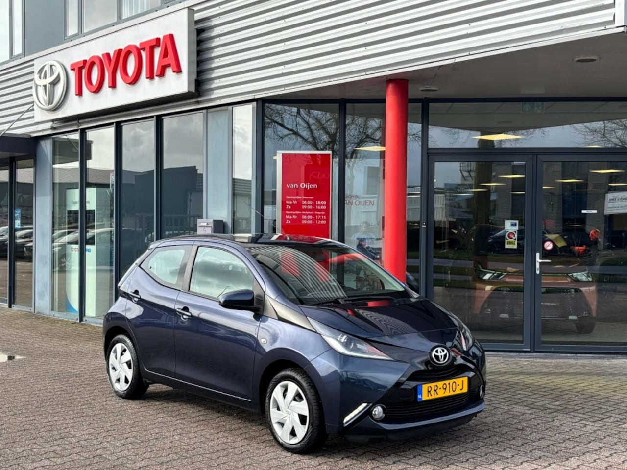 Toyota Aygo - 1.0 VVT-i x-play | Navigatie | A. camera | Dealeronderh. | lage - AutoWereld.nl