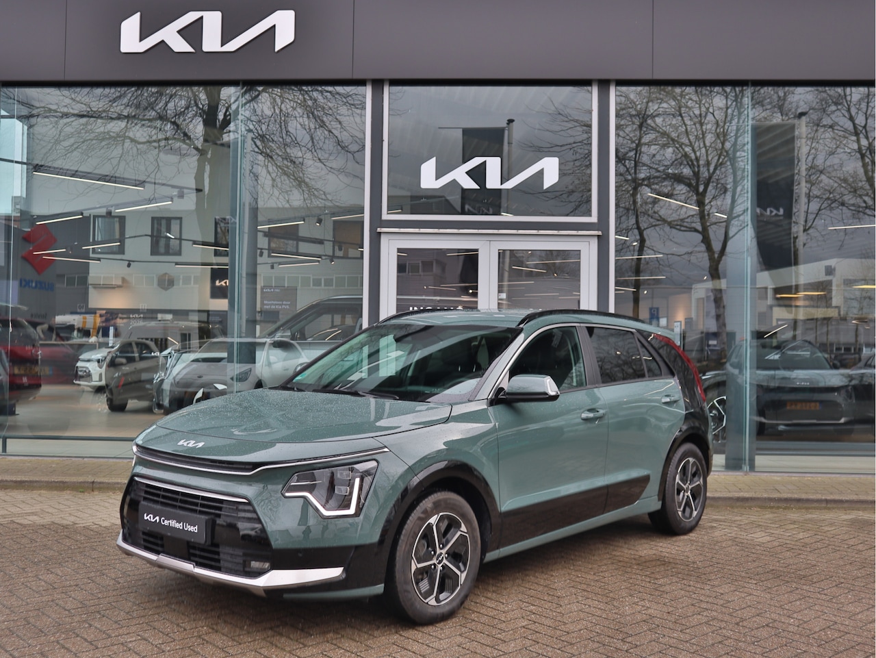 Kia Niro - 1.6 GDi Hybrid ExecutiveLine | Leder | Keyless | Camera | Stoel+Stuurverw. | 18 inch LMV | - AutoWereld.nl
