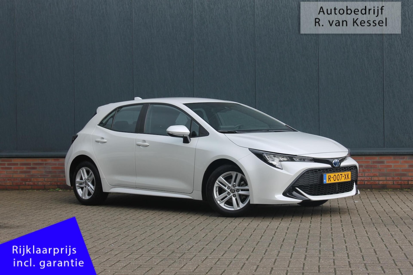 Toyota Corolla - 1.8 Hybrid Active I 1e Eig. I White Pearl I Carplay I NL-auto - AutoWereld.nl