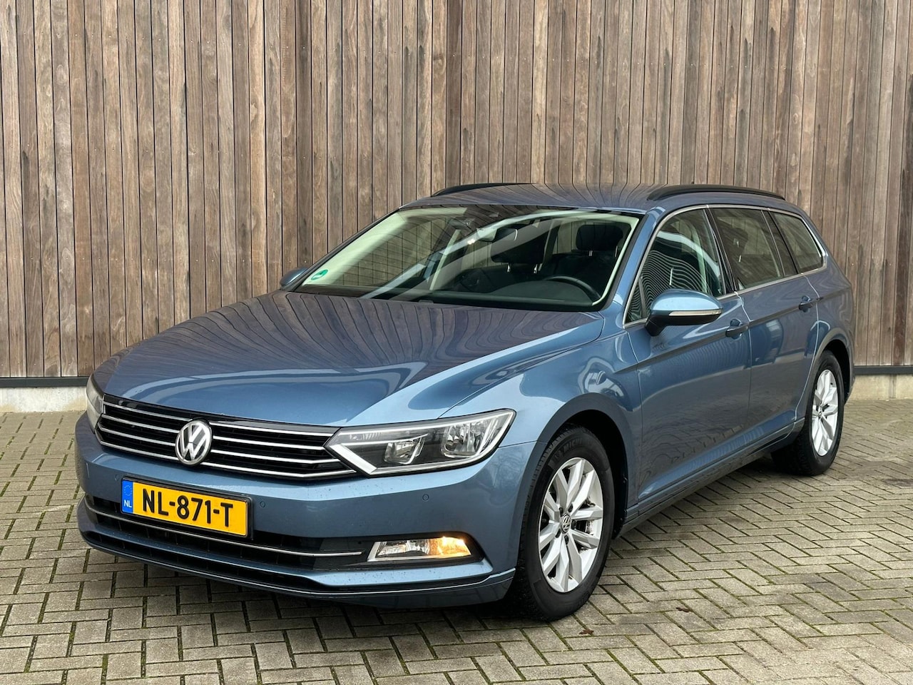 Volkswagen Passat - 2.0 TDI Highline | NAVI | CLIMA | LMV | - AutoWereld.nl