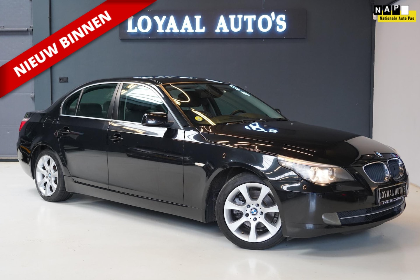 BMW 5-serie - 520i Business Line Edition I | AUT | NAVI | CRUISE | PDC | NAP | APK - AutoWereld.nl