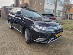 Mitsubishi Outlander - 2.4 PHEV Instyle+ met lederen bekleding en kantel/schuifdak