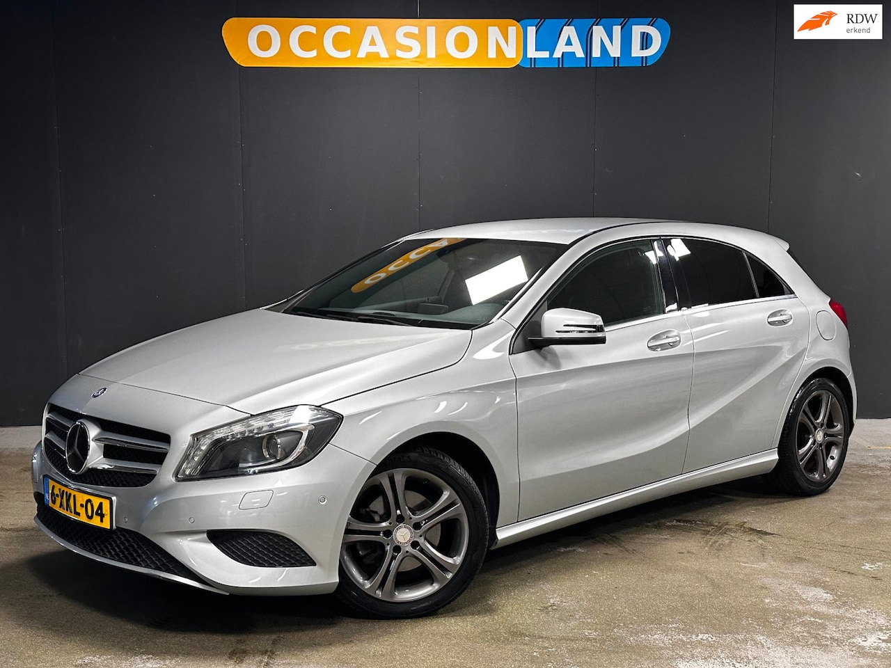 Mercedes-Benz A-klasse - 180 Ambition|XENON|PDC|CRUISE|NAVI|BLUETOOTH|17INCH| - AutoWereld.nl