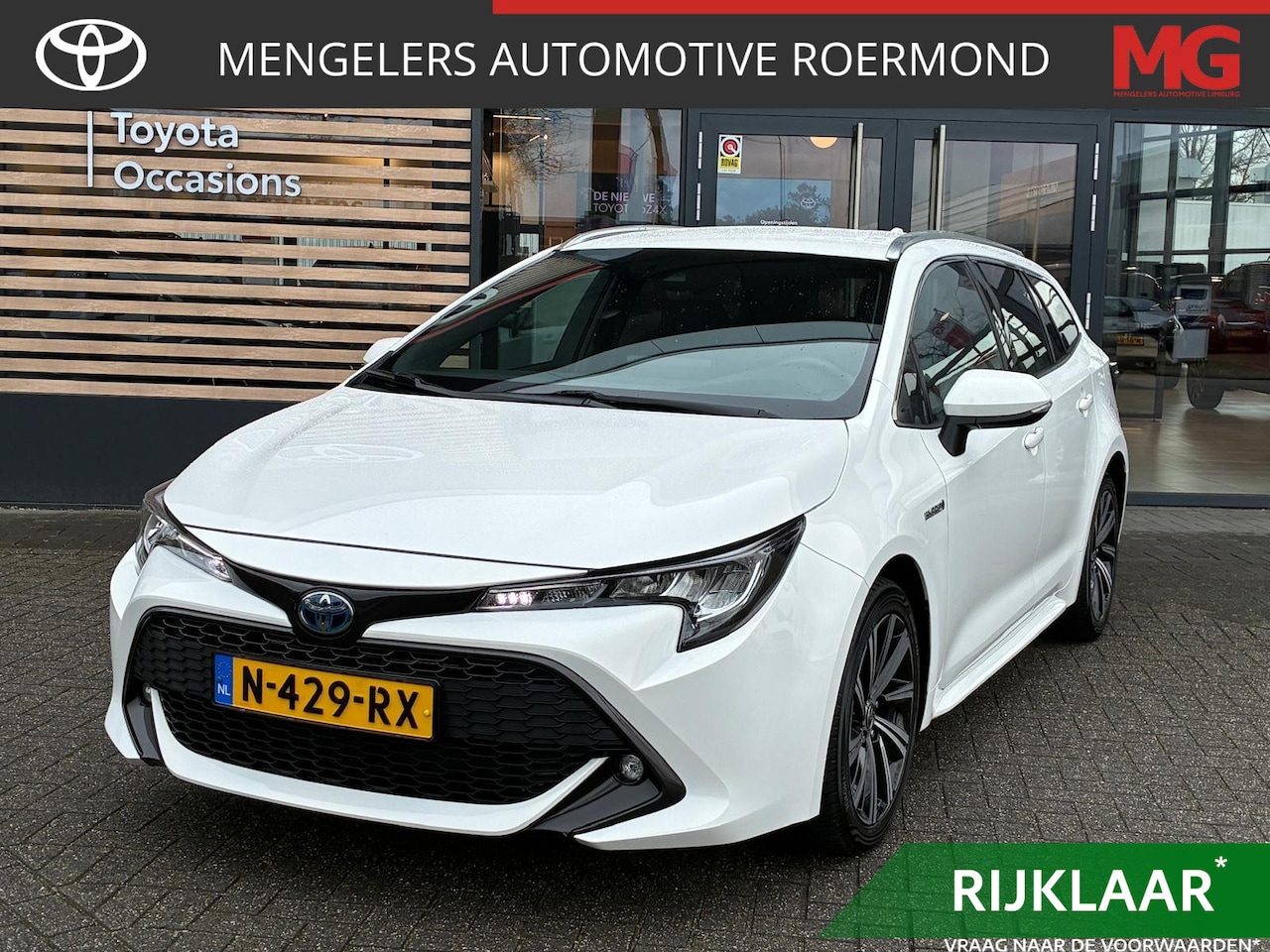 Toyota Corolla Touring Sports - 1.8 Hybrid Dynamic | Rijklaar | Camera Achter | 17"LM Velgen | - AutoWereld.nl