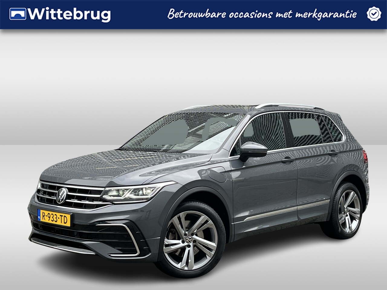 Volkswagen Tiguan - 1.4 TSI eHybrid R-Line Business+ / Digitaal dashboard / Pano / Navigatie / App connect / C - AutoWereld.nl