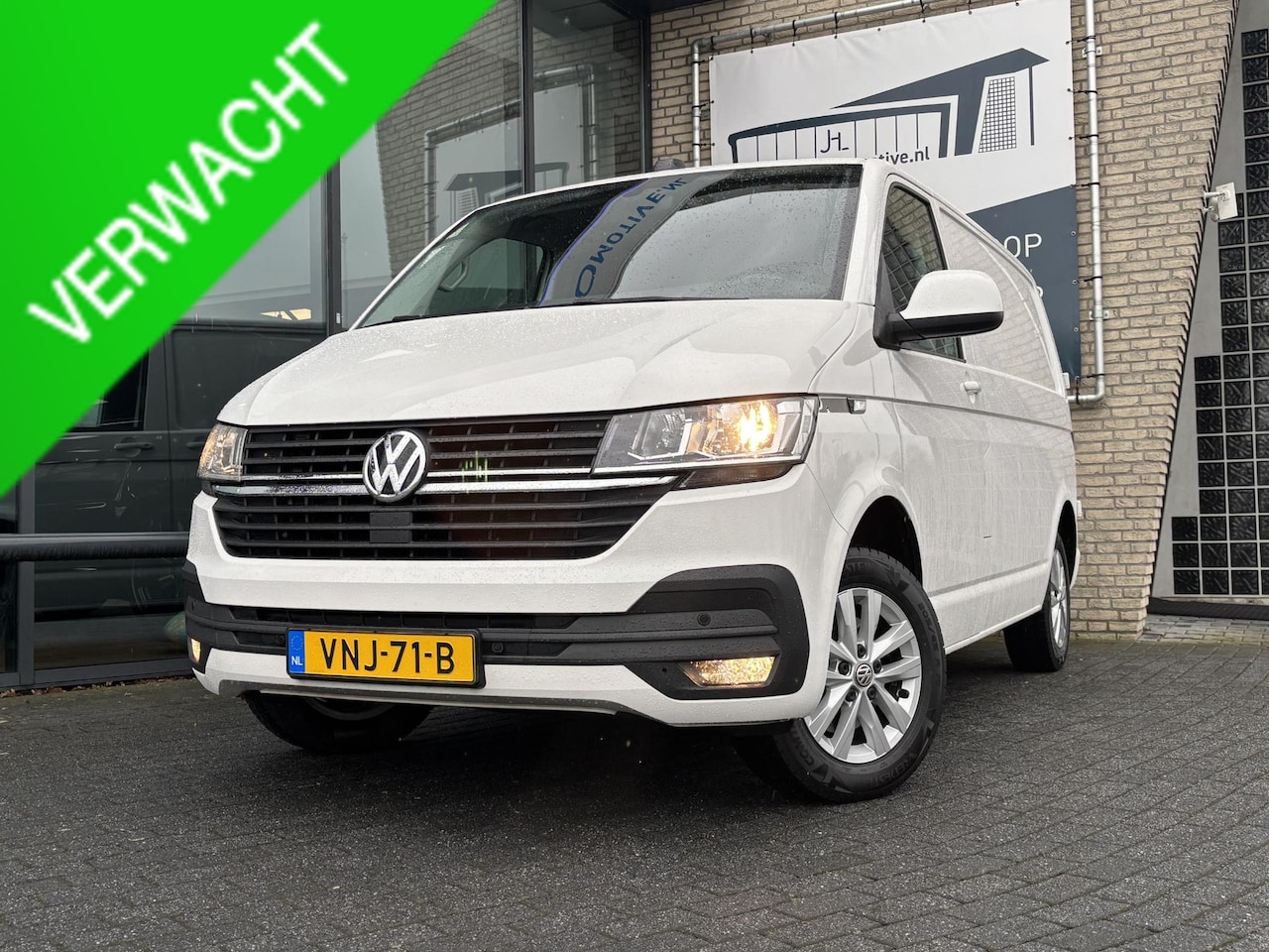 Volkswagen Transporter - 2.0 TDI L1H1*AUTOM.*A/C*CRUISE*NAVI*HAAK*CARPLAY* - AutoWereld.nl
