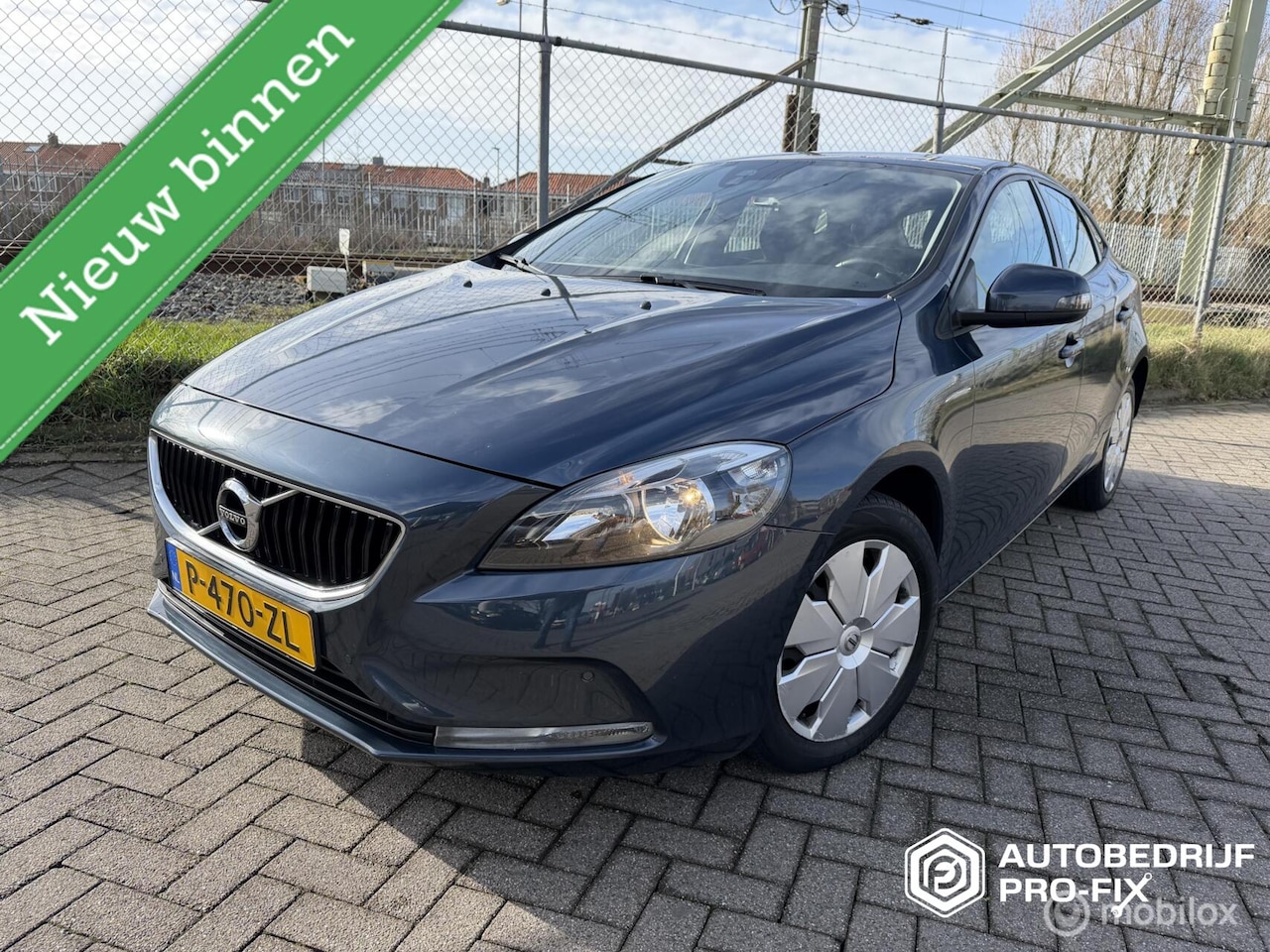 Volvo V40 - 2.0 T2 R-Design 2.0 T2 R-Design - AutoWereld.nl