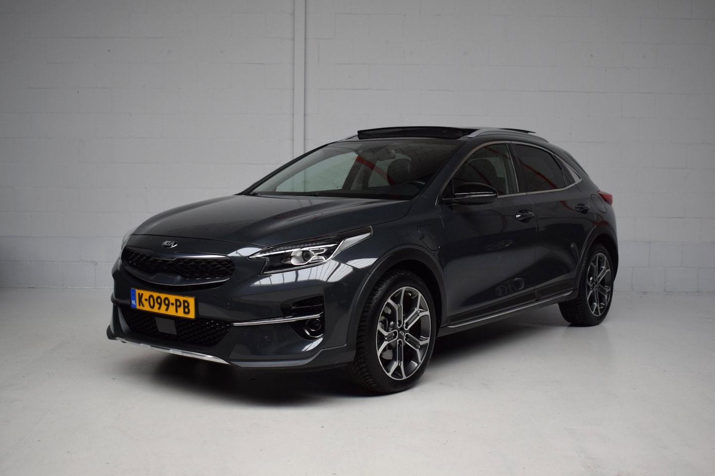Kia XCeed - 1.6 GDi PHEV ExecutiveLine SOH 100% / ORG.NED / PANORAMADAK / CAMERA / LEER / TREKHAAK / V - AutoWereld.nl