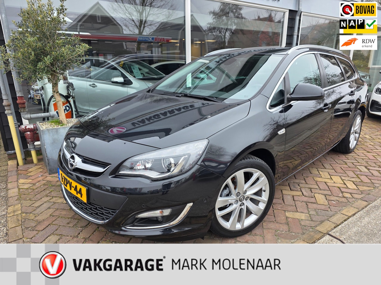 Opel Astra Sports Tourer - 1.4 Turbo Sport 1.4 Turbo Sport +,mooie uitvoering,trekhaak,camera - AutoWereld.nl