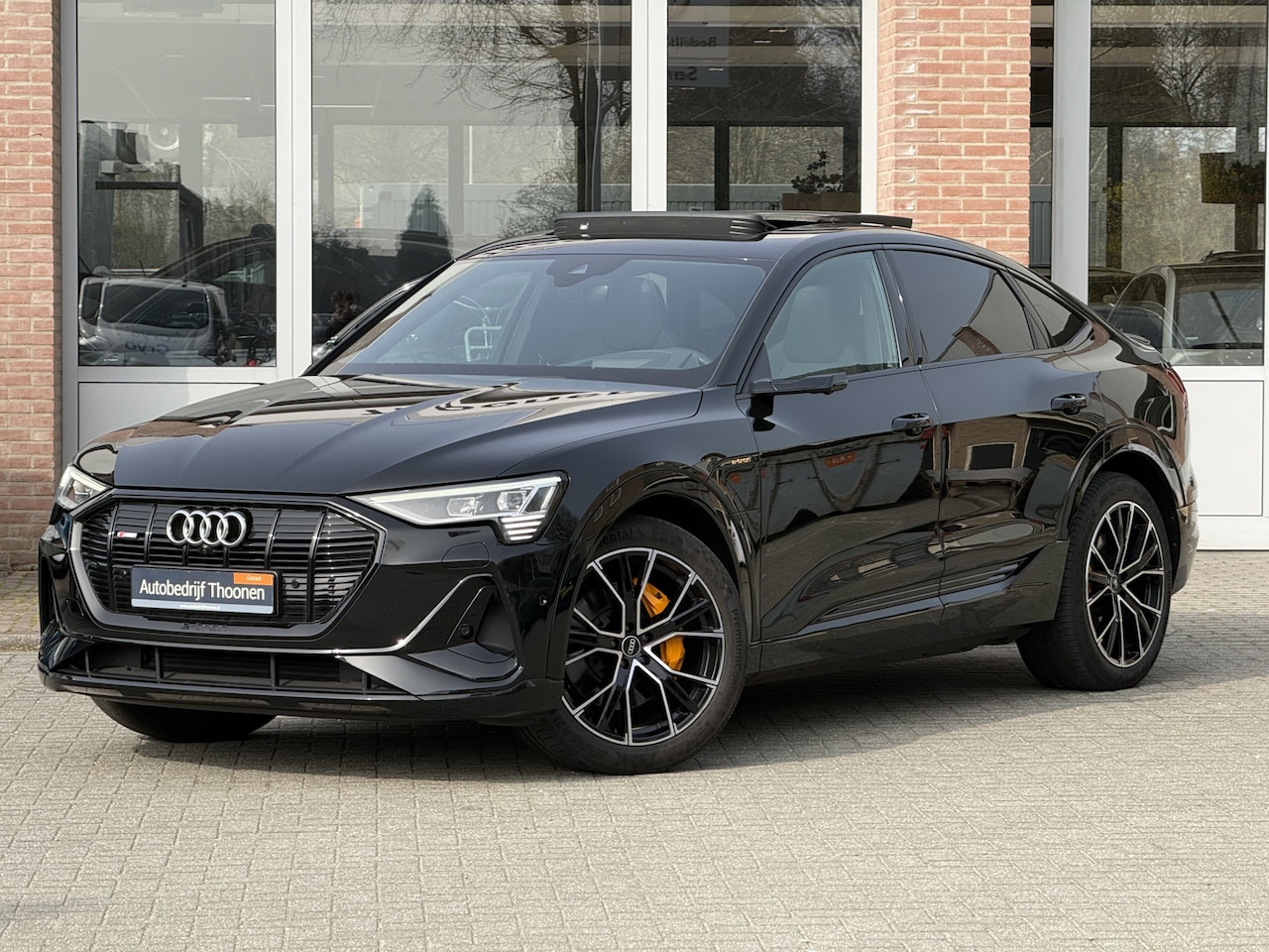 Audi e-tron Sportback - 55 quattro S edition 95 kWh 408pk | Pano | Trekhaak | Leder | Matrix | HUD - AutoWereld.nl