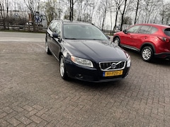 Volvo V70 - 1.6 T4 Momentum AUTOMAAT TREKHAAK LEER STOELVERWARMING