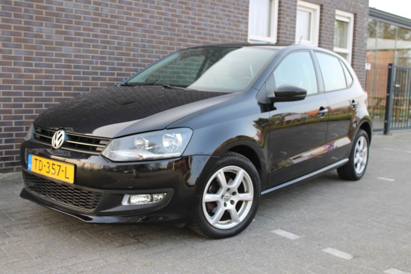 Volkswagen Polo - 1.4-16V Comfortline-5 drs-airco-navi-lmv - AutoWereld.nl