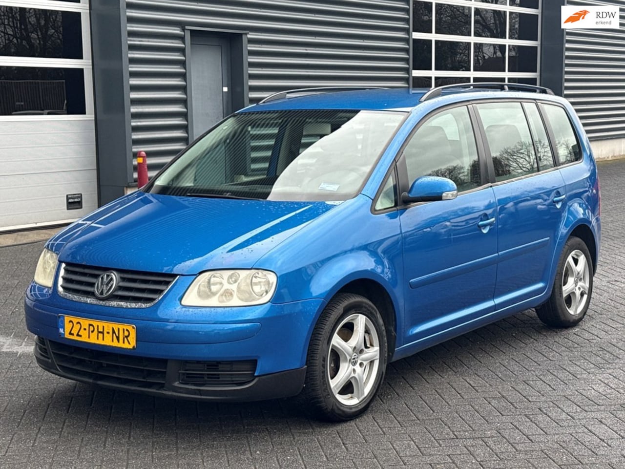Volkswagen Touran - 2.0-16V FSI Trendline 2.0-16V FSI Trendline, trekhaak, airco - AutoWereld.nl
