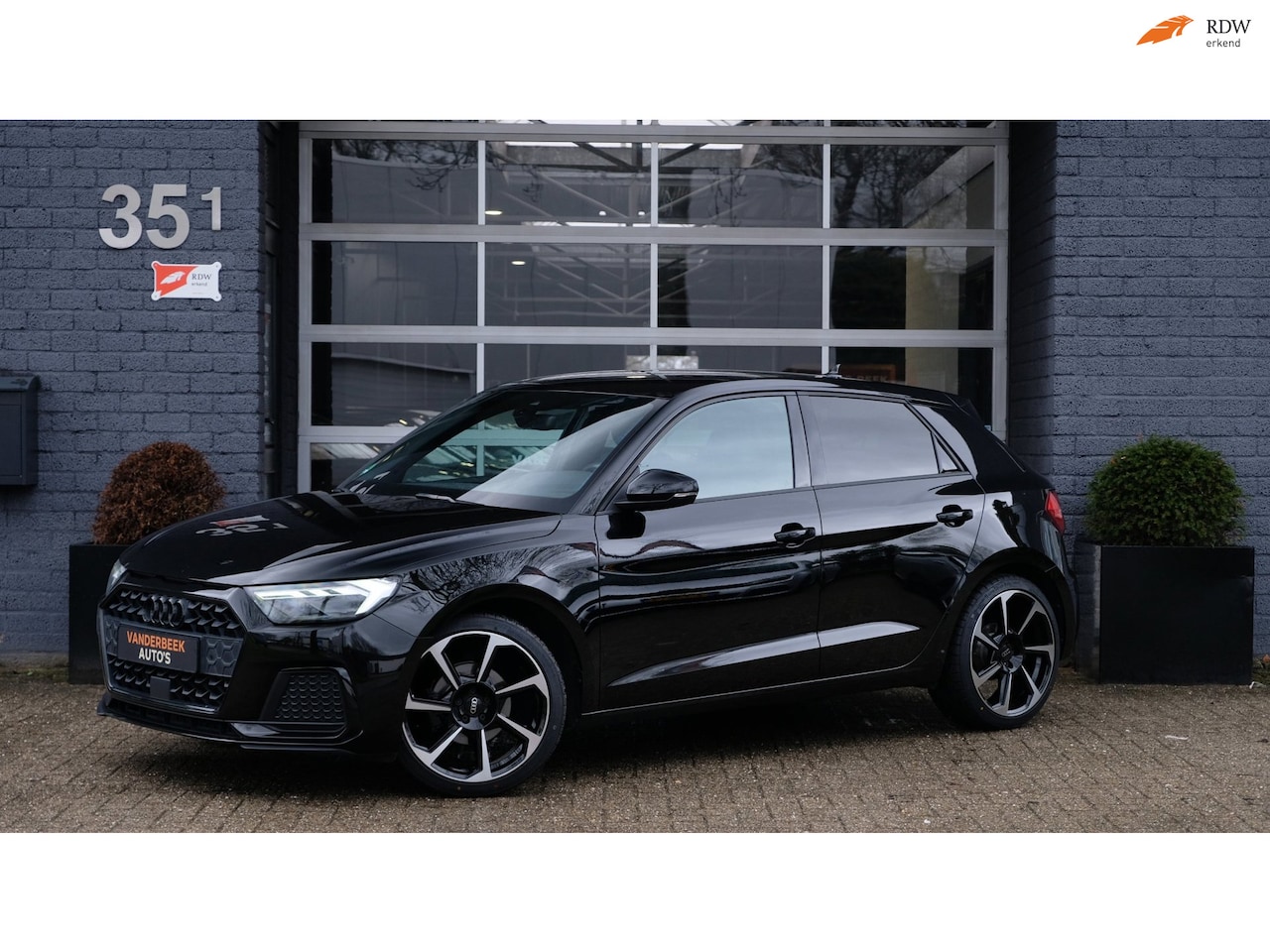 Audi A1 Sportback - 30 TFSI S Line edition one S-Line - AutoWereld.nl
