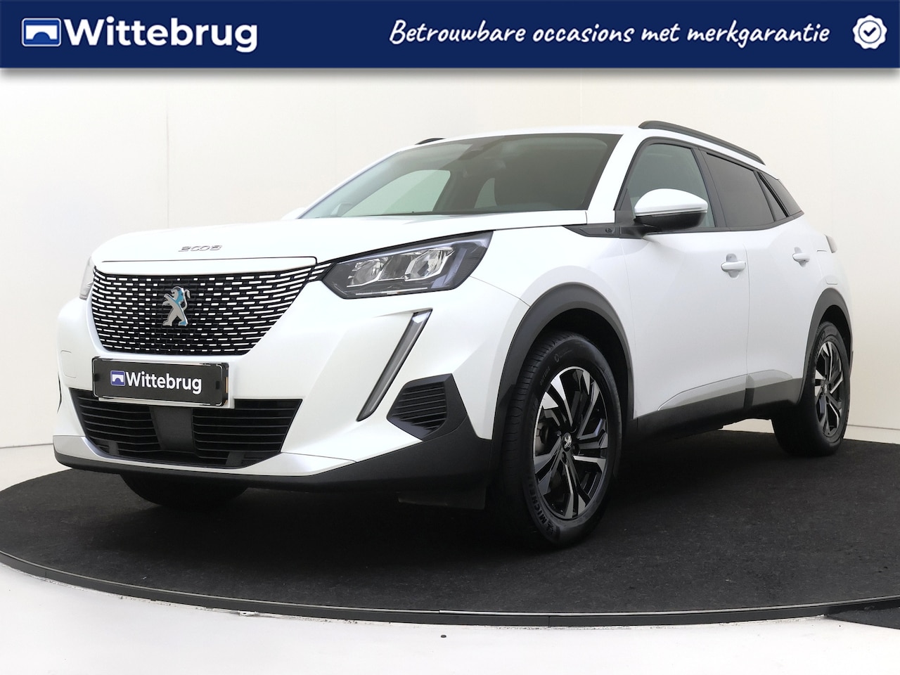 Peugeot e-2008 - EV 136PK Allure 50 kWh Keyless | apple Carplay | Parkeerhulp | Navigatiie | - AutoWereld.nl
