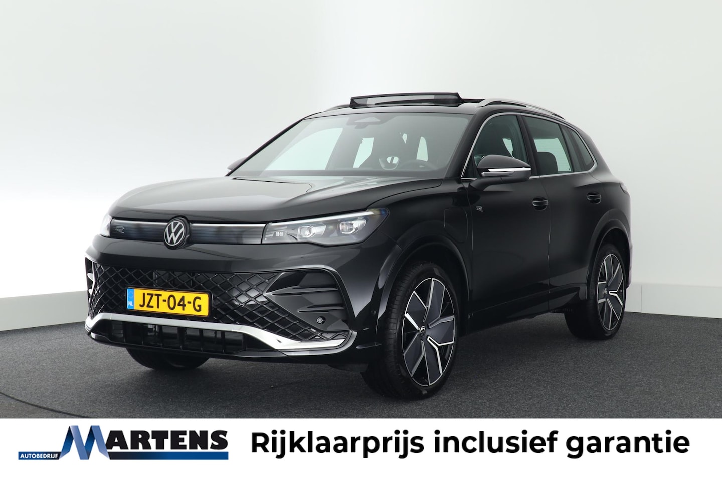 Volkswagen Tiguan - 1.5 272pk eHybrid R-Line Edition Trekhaak Camera Keyless Massage Virtual Cockpit Panoramad - AutoWereld.nl