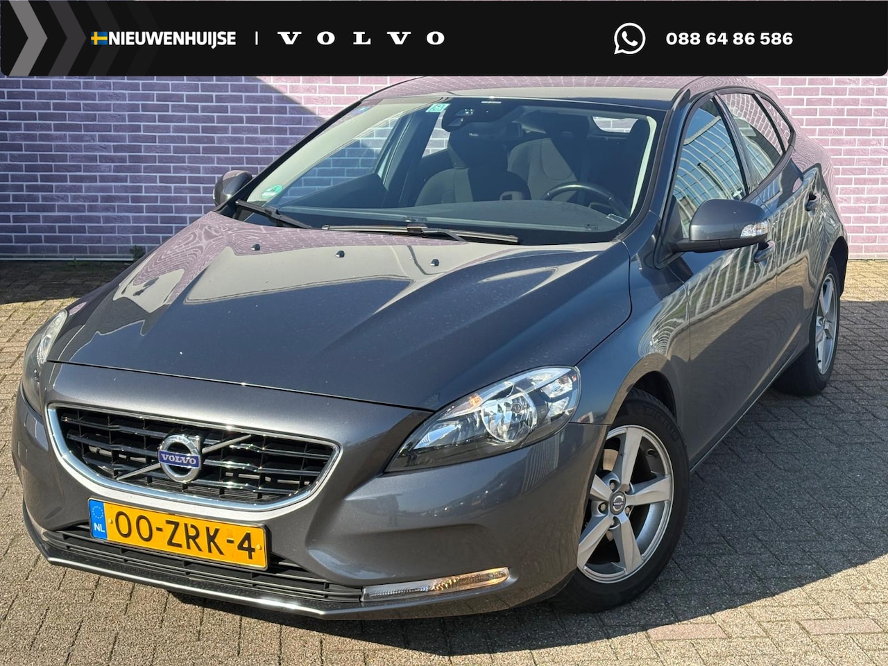 Volvo V40 - 1.6 D2 Kinetic | 12 maanden BOVAG garantie | Trekhaak | Dealeronderhouden | Navigatie | Cl - AutoWereld.nl