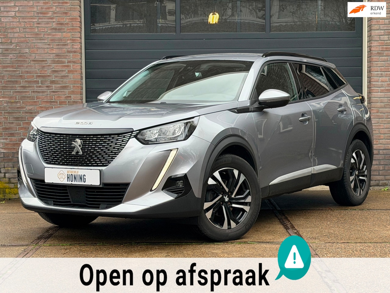 Peugeot 2008 - Allure Pack 130pk Automaat | ACC | Stoelverwarming - AutoWereld.nl