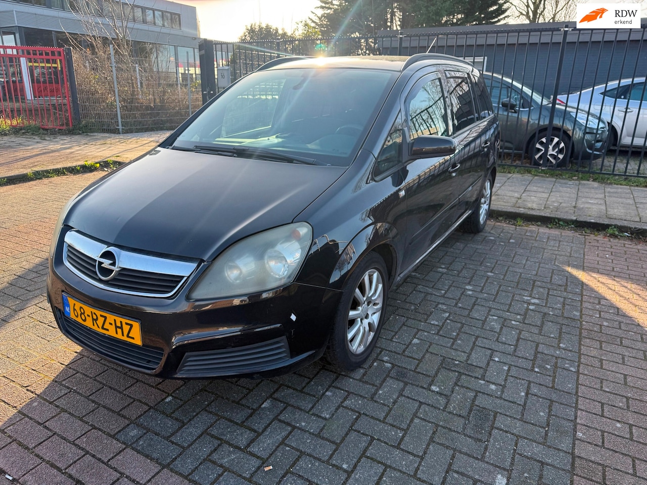 Opel Zafira - 1.8 Executive. 7 persoons / met apk ! Inruil koopje! - AutoWereld.nl