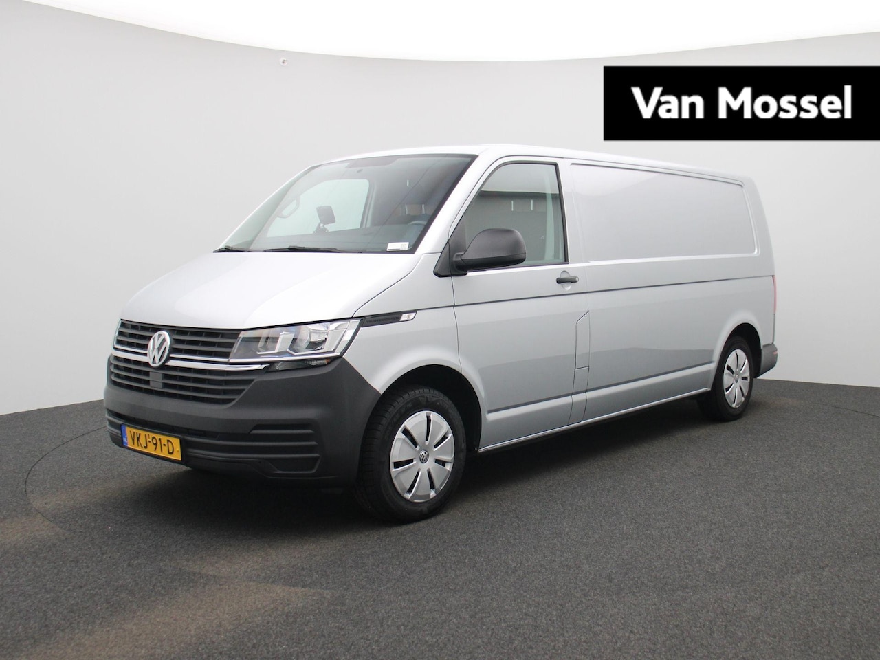 Volkswagen Transporter - 2.0 TDI L2H1 150PK | Multifuntioneel Stuurwiel | Airco | Alarm | Parkeerhulp Achter | Crui - AutoWereld.nl