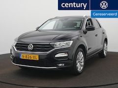 Volkswagen T-Roc - 1.0 TSI Style Business Camera - Trekhaak - ACC - Navigatie - Achterklep, elektrisch bedien