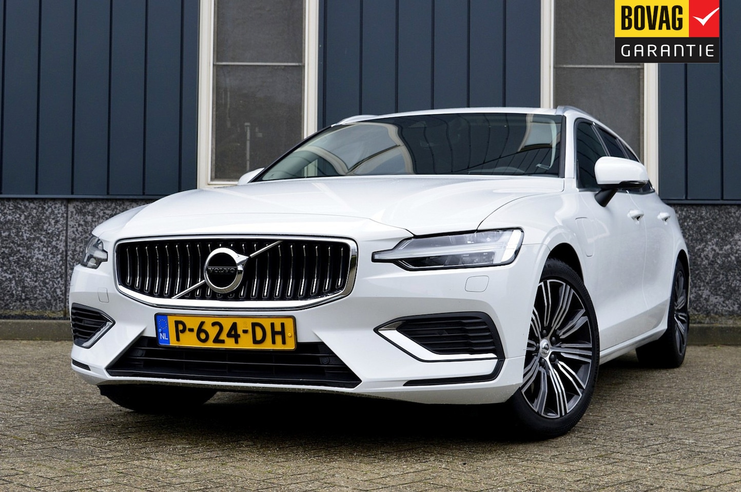 Volvo V60 - 2.0 T8 Recharge AWD Inscription Rijklaarprijs-Garantie Leder Sport interieur Trekhaak Led - AutoWereld.nl