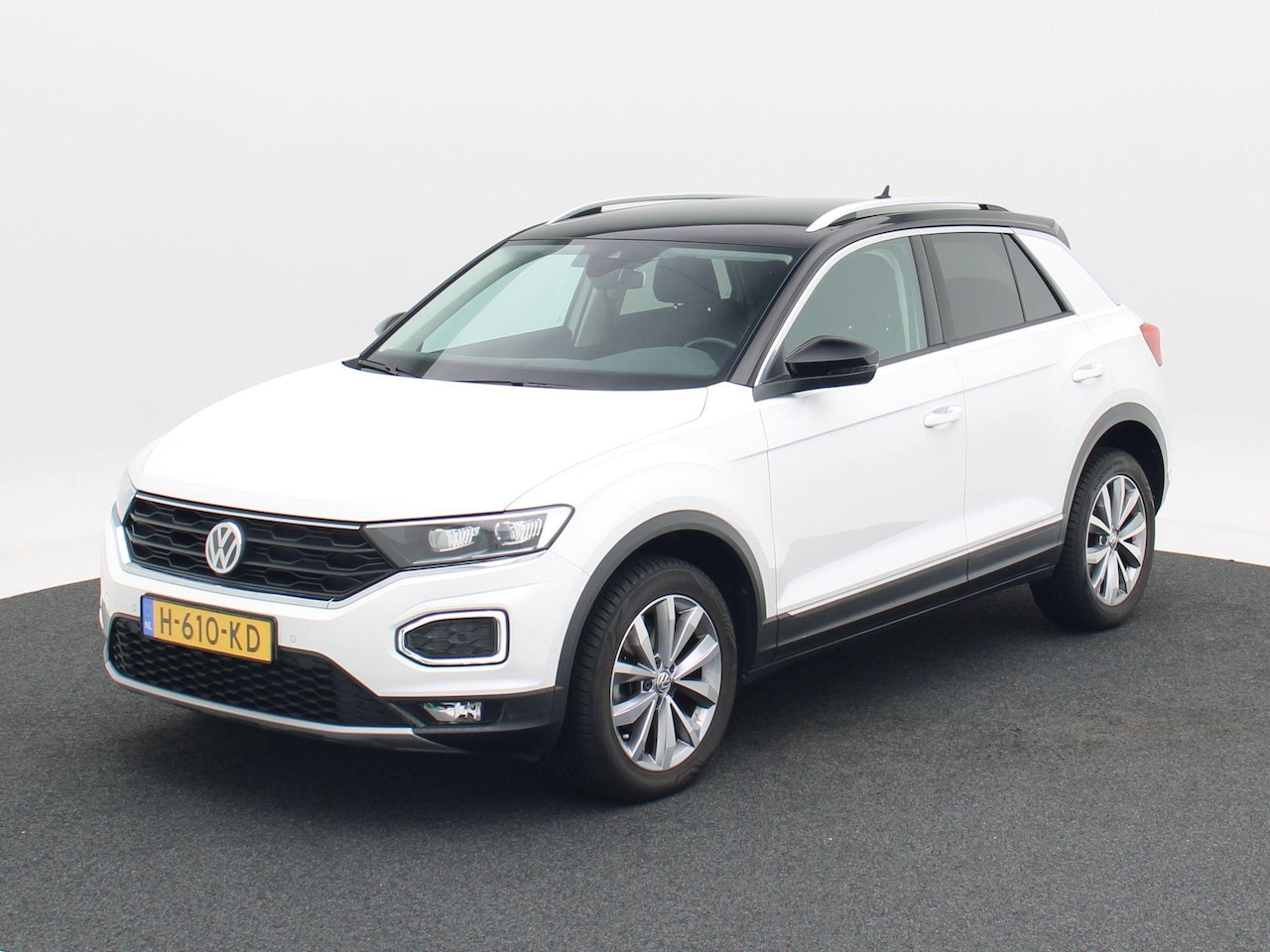 Volkswagen T-Roc - 1.0 TSi Style | Stoelverwarming | Adaptive Cruise | Camera | CarPlay | Full LED | Climatro - AutoWereld.nl