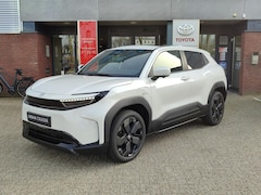 Toyota Urban Cruiser - EXECUTIVE 61KWH PANODAK JBL-AUDIO 360°CAMERA 19"LM-VELGEN LED-PRISMA STOEL/STUURVERWARMING