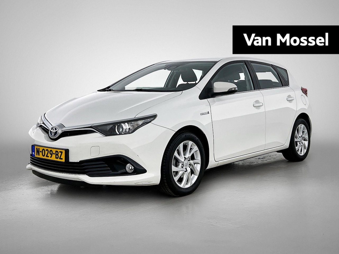 Toyota Auris - 1.8 Hybrid Now 1.8 Hybrid Now - AutoWereld.nl