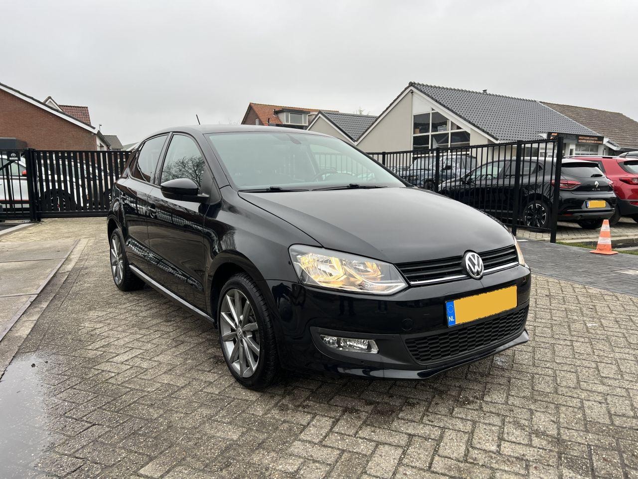 Volkswagen Polo - 1.2 TSI First Edition - zeer netjes onderhouden | boekjes aanwezig - AutoWereld.nl