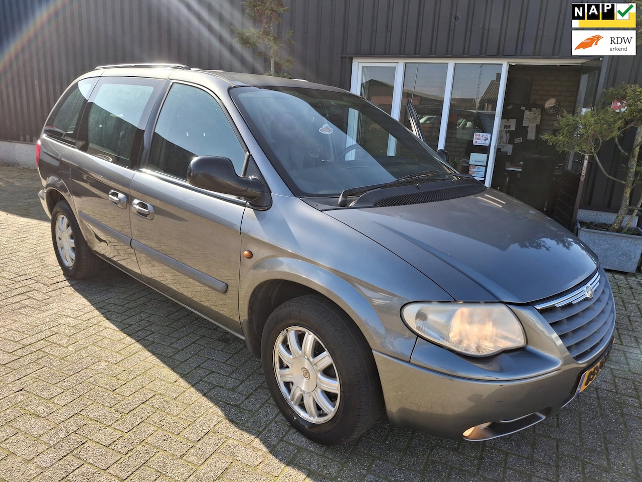 Chrysler Voyager - 3.3i V6 SE 3.3i V6 SE - AutoWereld.nl