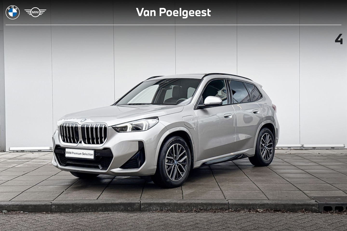 BMW X1 - xDrive25e M-Sport 18 Inch / Adaptief M onderstel / Comfort Acces / Glazen Dak / Electrisch - AutoWereld.nl