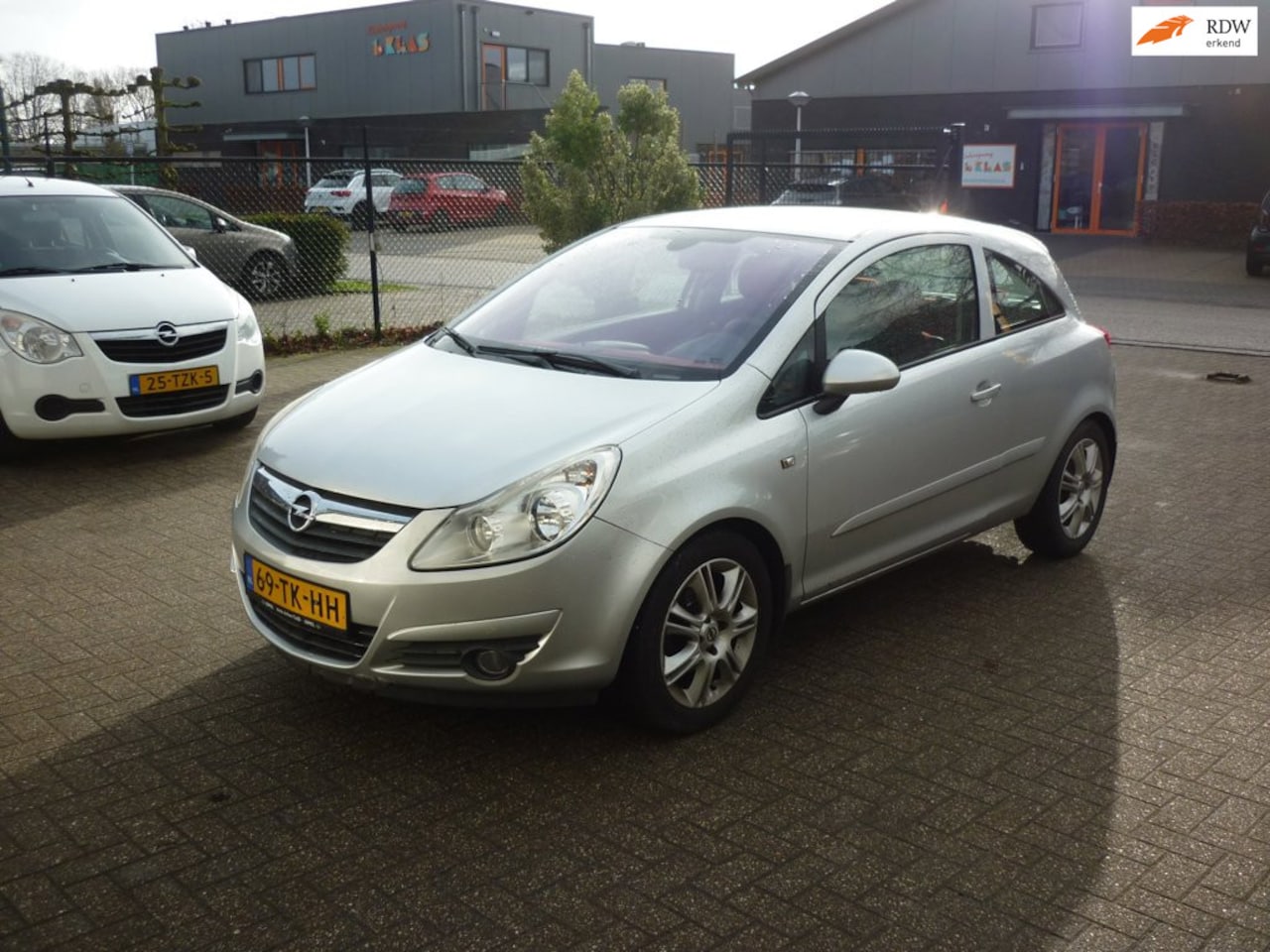 Opel Corsa - 1.2-16V Enjoy automaat div beschadigingen - AutoWereld.nl